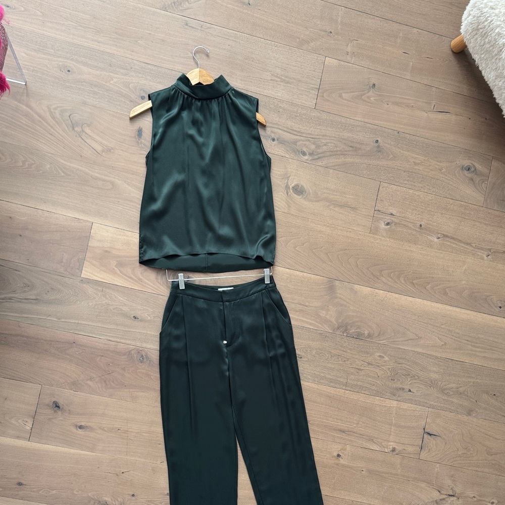 Sablyn green silk set.  NWT Dark Green Pants and  sleeveless top-worn 1x - Picture 3 of 13